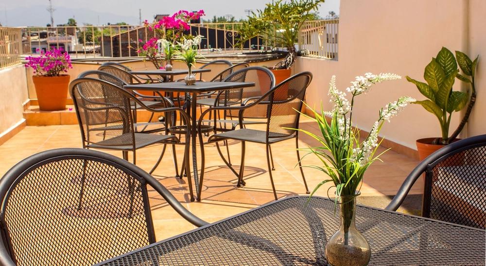 Mocali Hotel