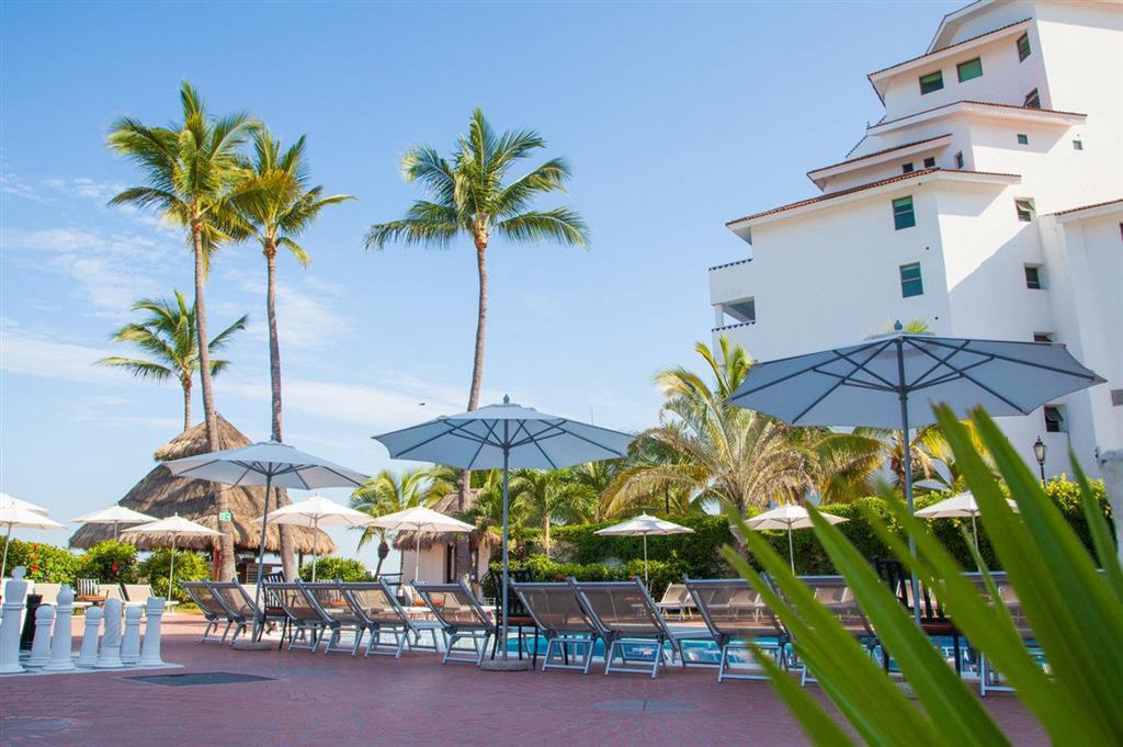 Buenaventura Grand & Great Moments Resort 4*