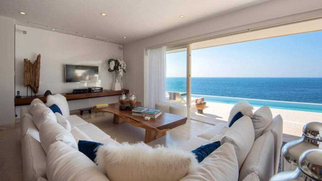 New Oceanfront Luxury In *
