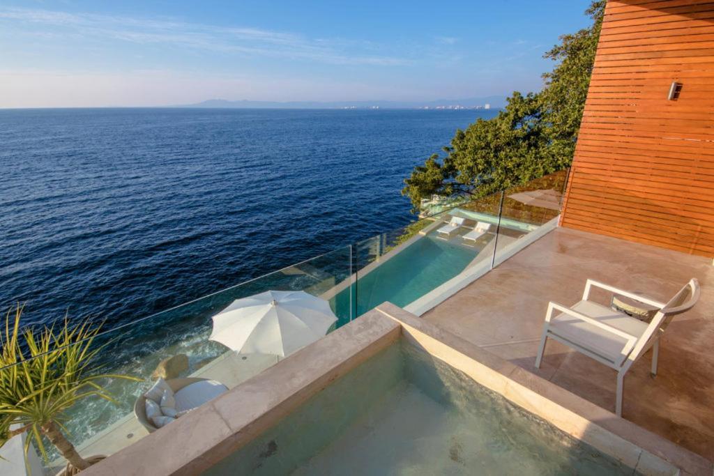 New Oceanfront Luxury In Holiday home *