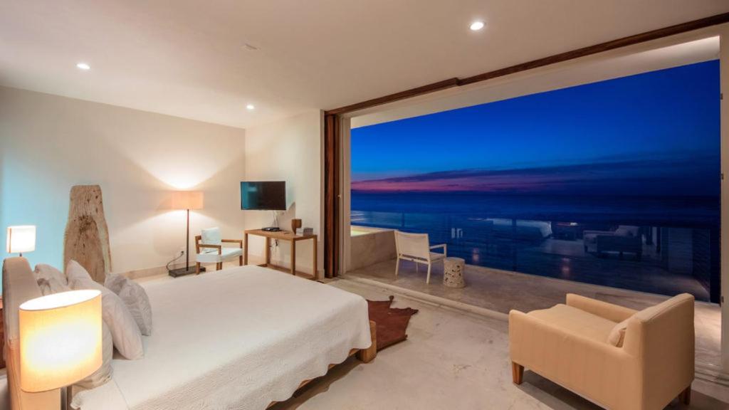 New Oceanfront Luxury In Holiday home *
