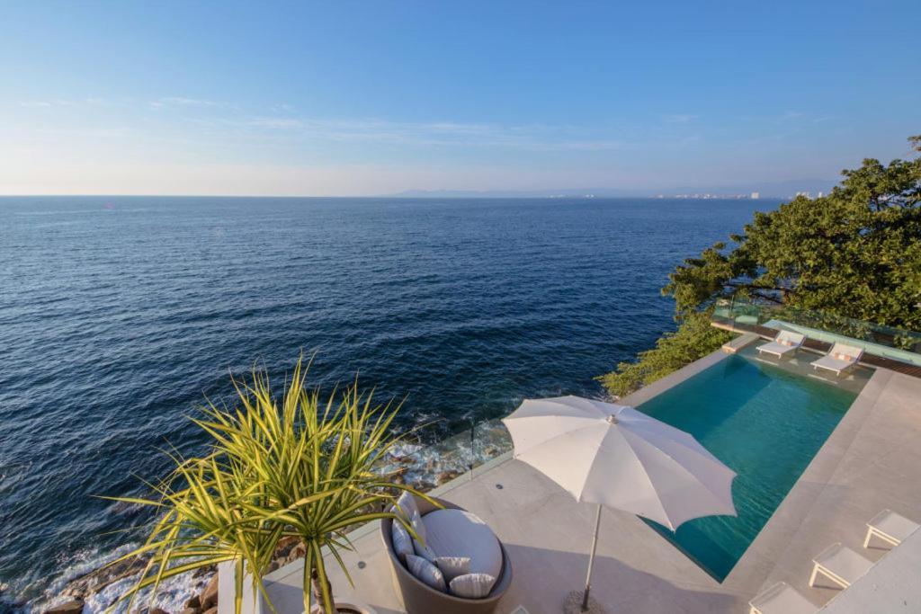 New Oceanfront Luxury In Holiday home *