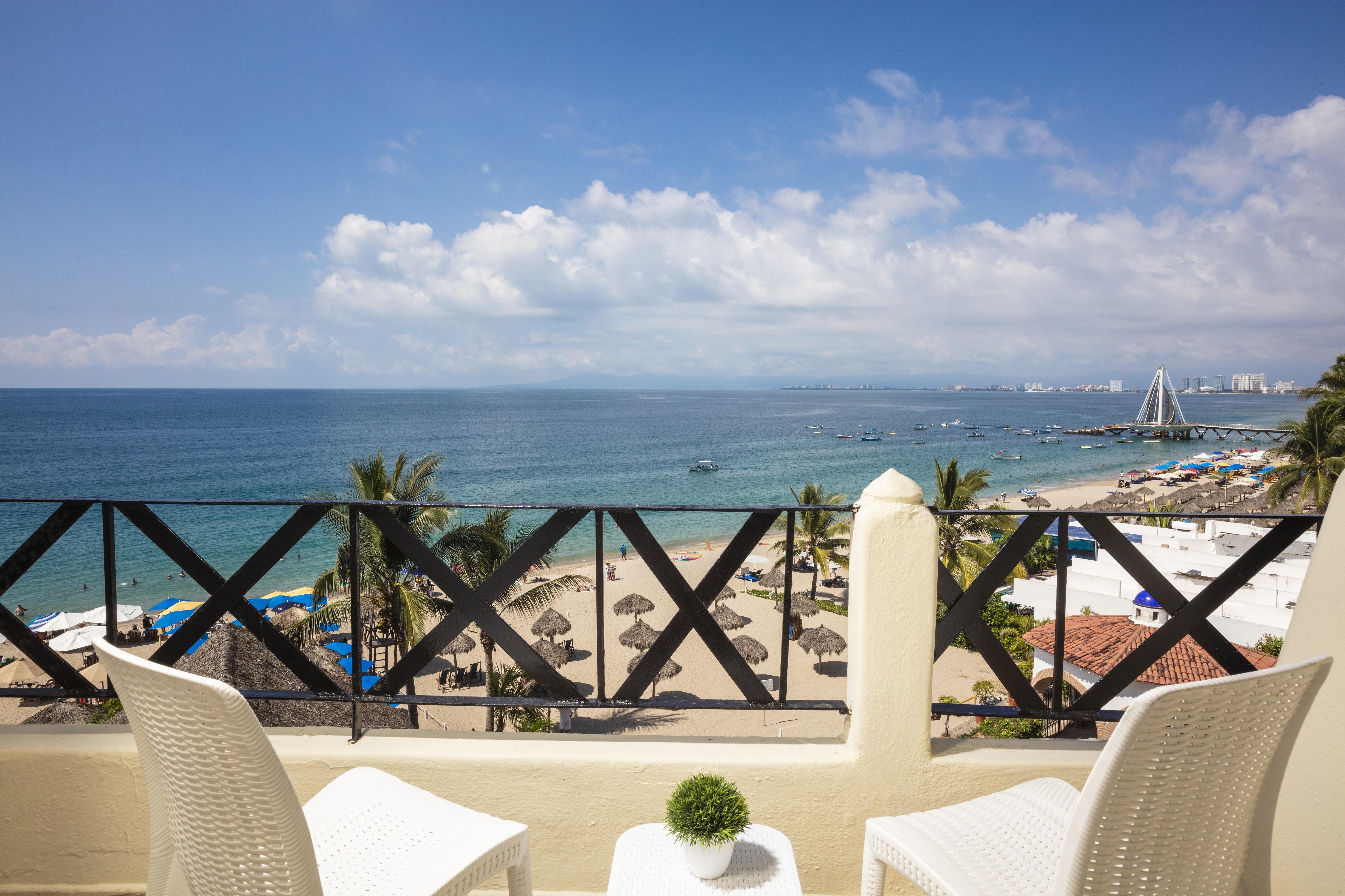 Blue Chairs Beachfront - Adults Only Hotel