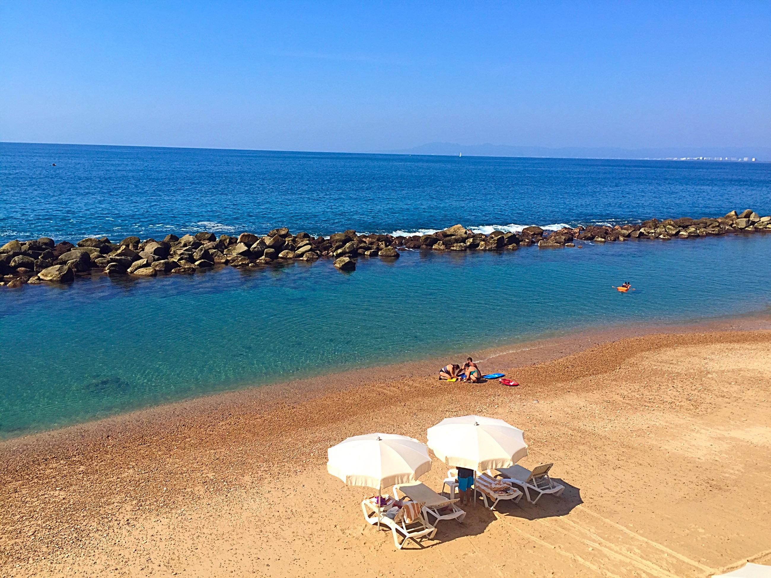 Costa Sur & Resort