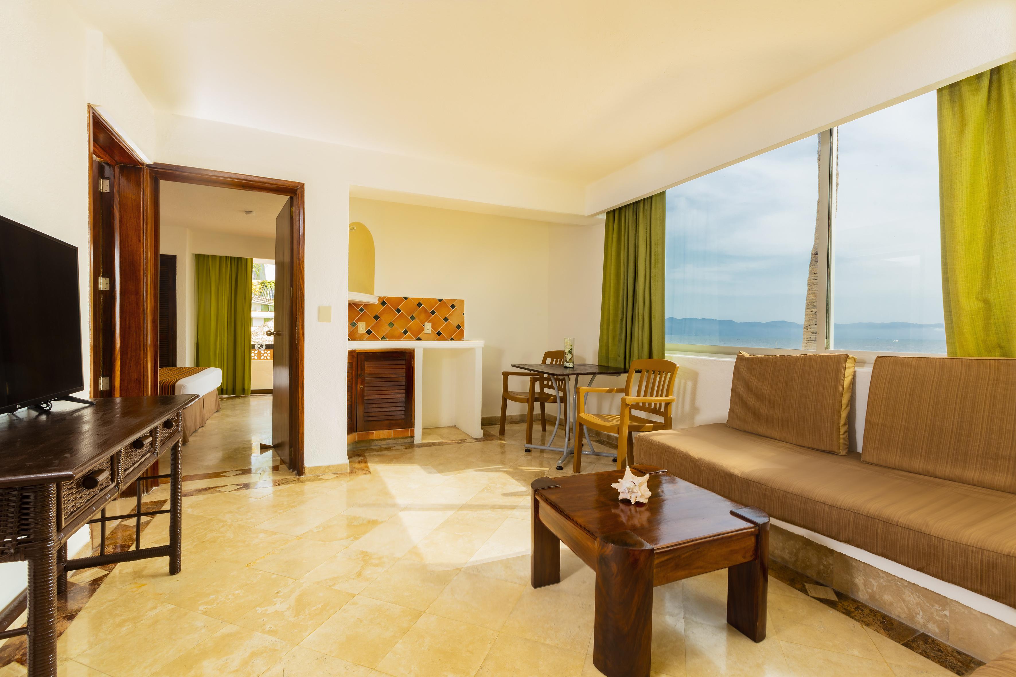 Hotel Palmas By The Sea 4*