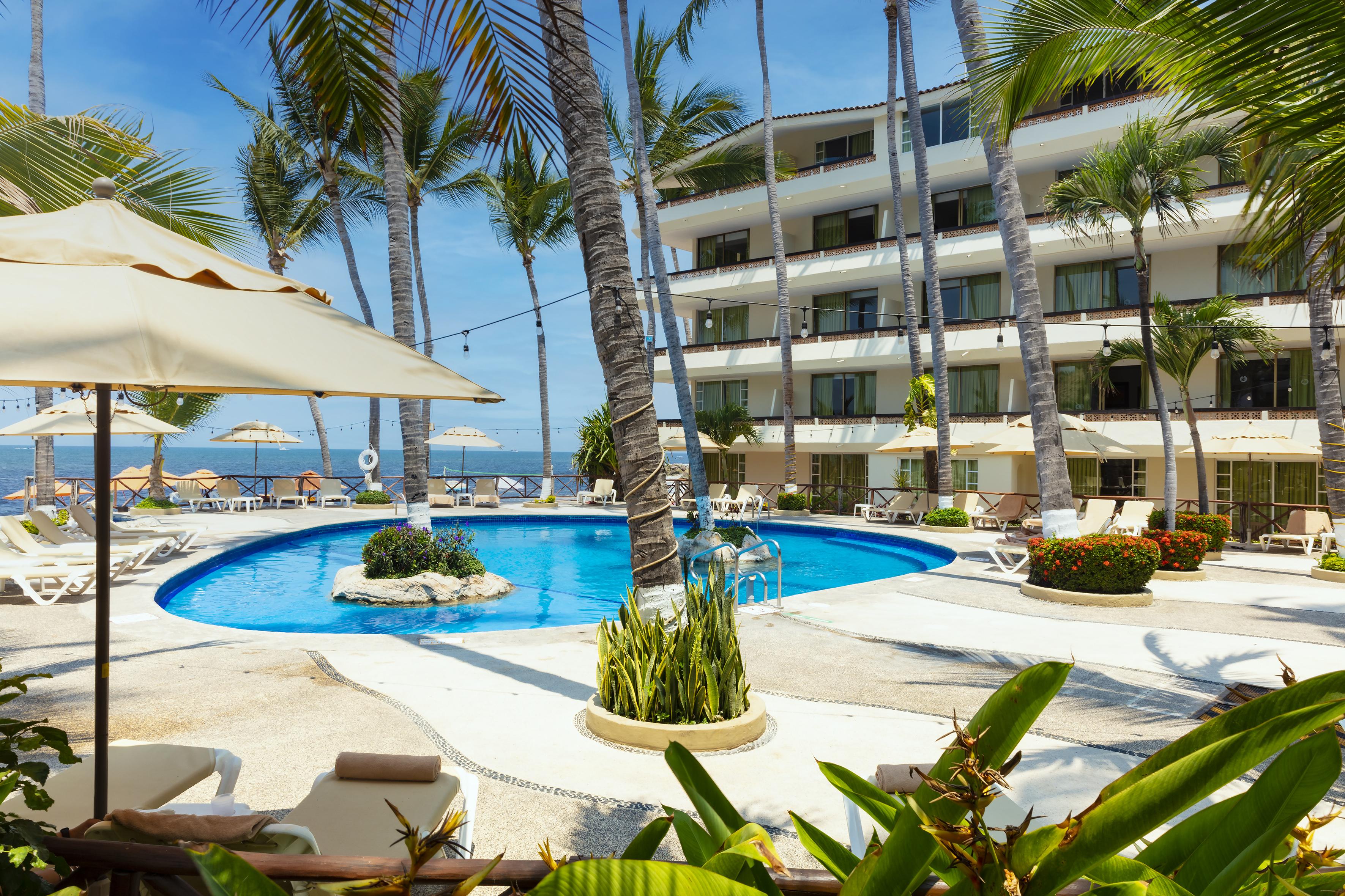 Hotel Palmas By The Sea 4*