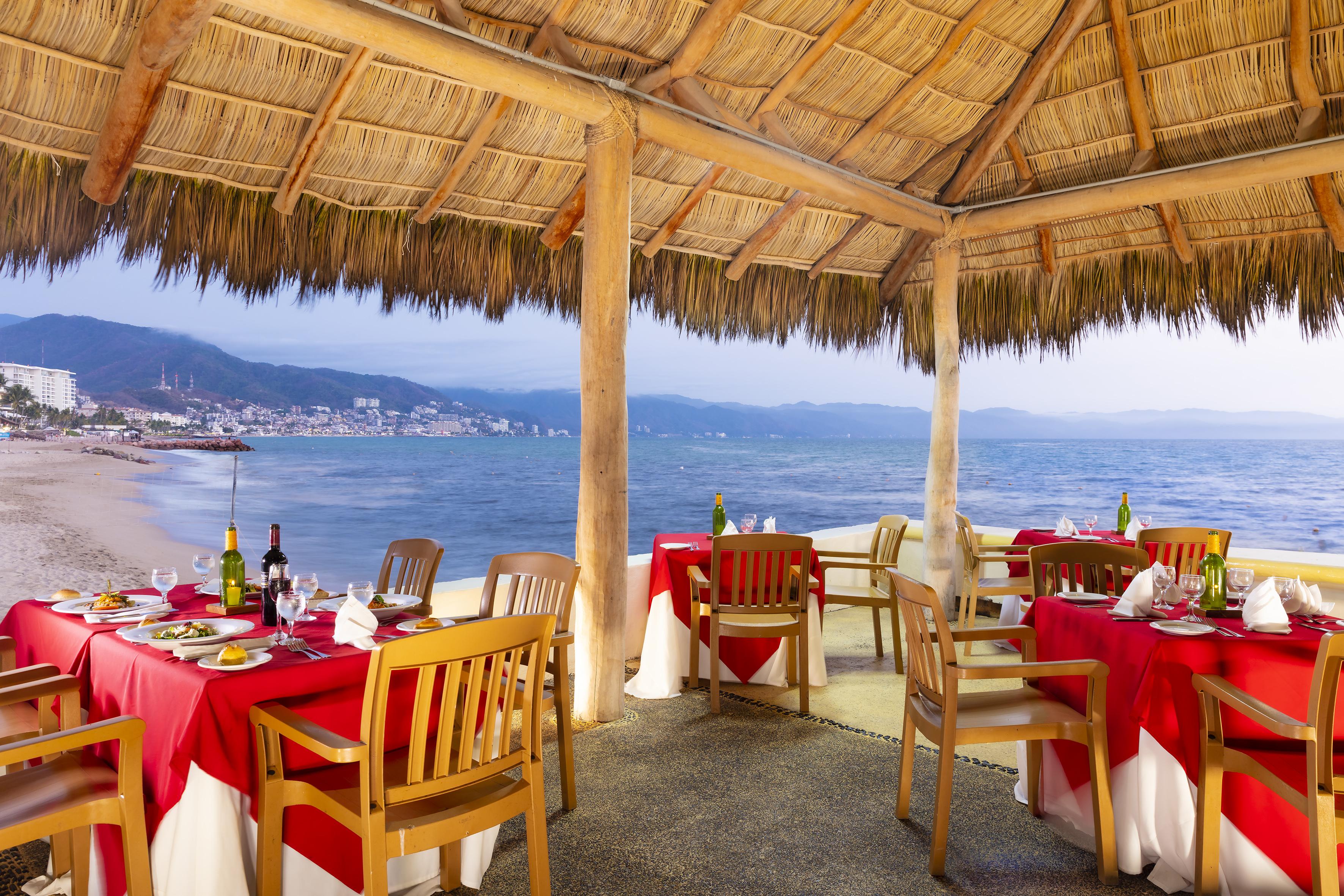 Hotel Palmas By The Sea