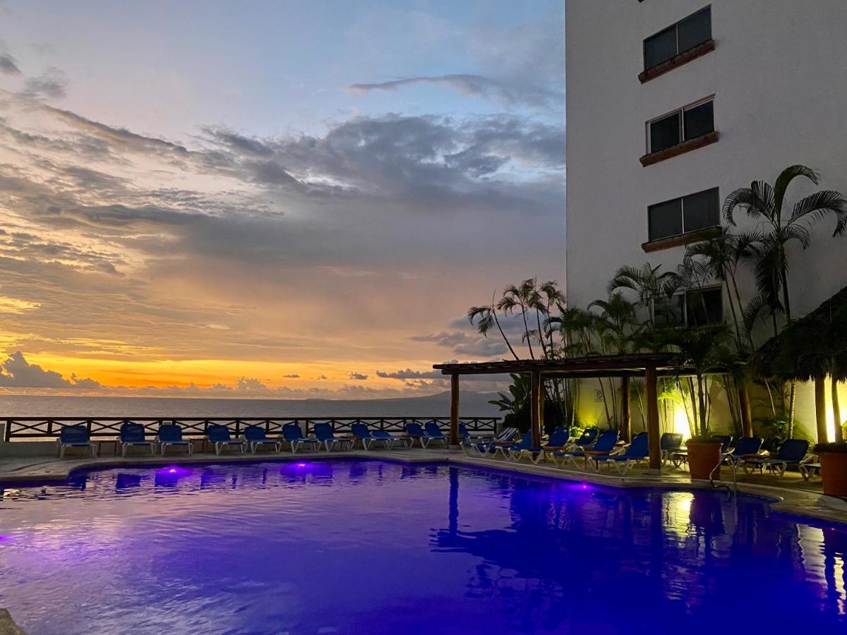 Costa Sur & Resort 4*
