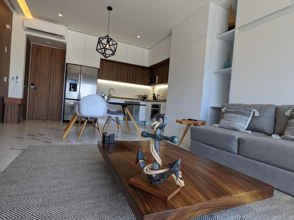 Apartment Romantic With Stunning Rooftop Pool And Jacuzzi In Pv By Alterhome