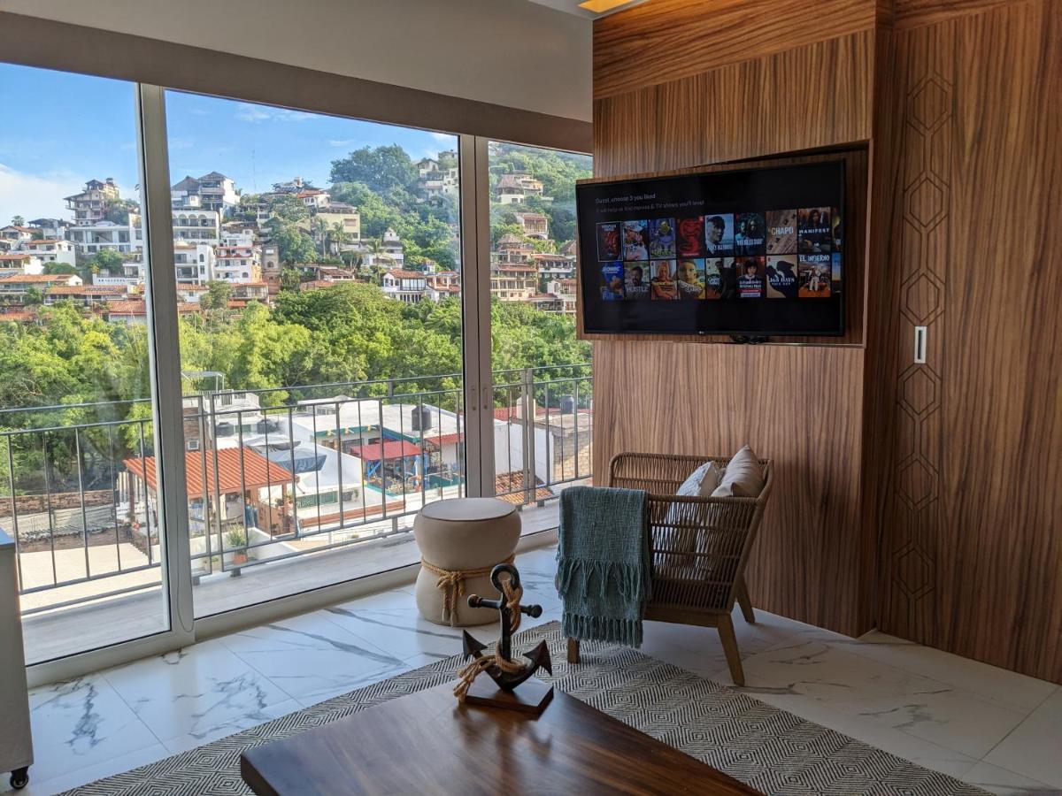 Apartment Romantic With Stunning Rooftop Pool And Jacuzzi In Pv By Alterhome