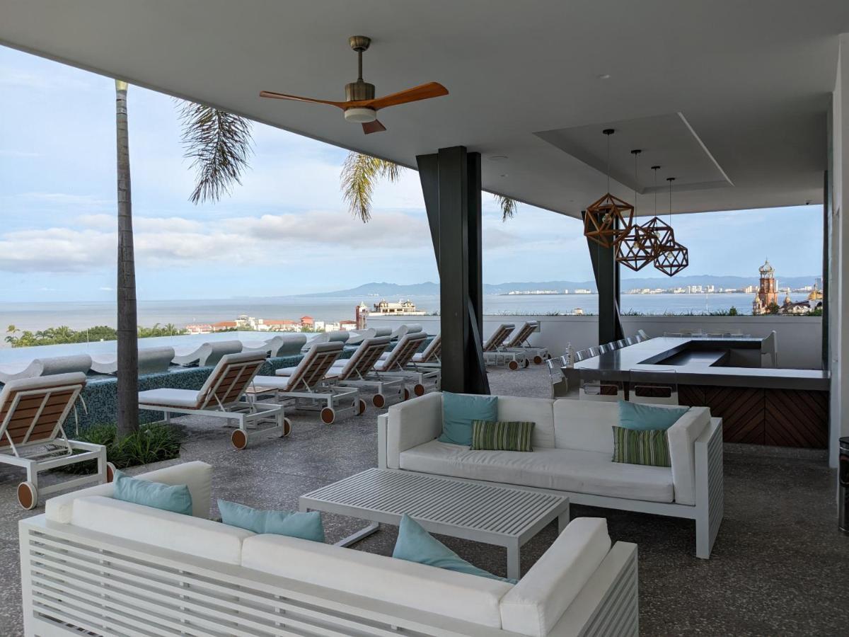 Apartment Romantic With Stunning Rooftop Pool And Jacuzzi In Pv By Alterhome Puerto Vallarta