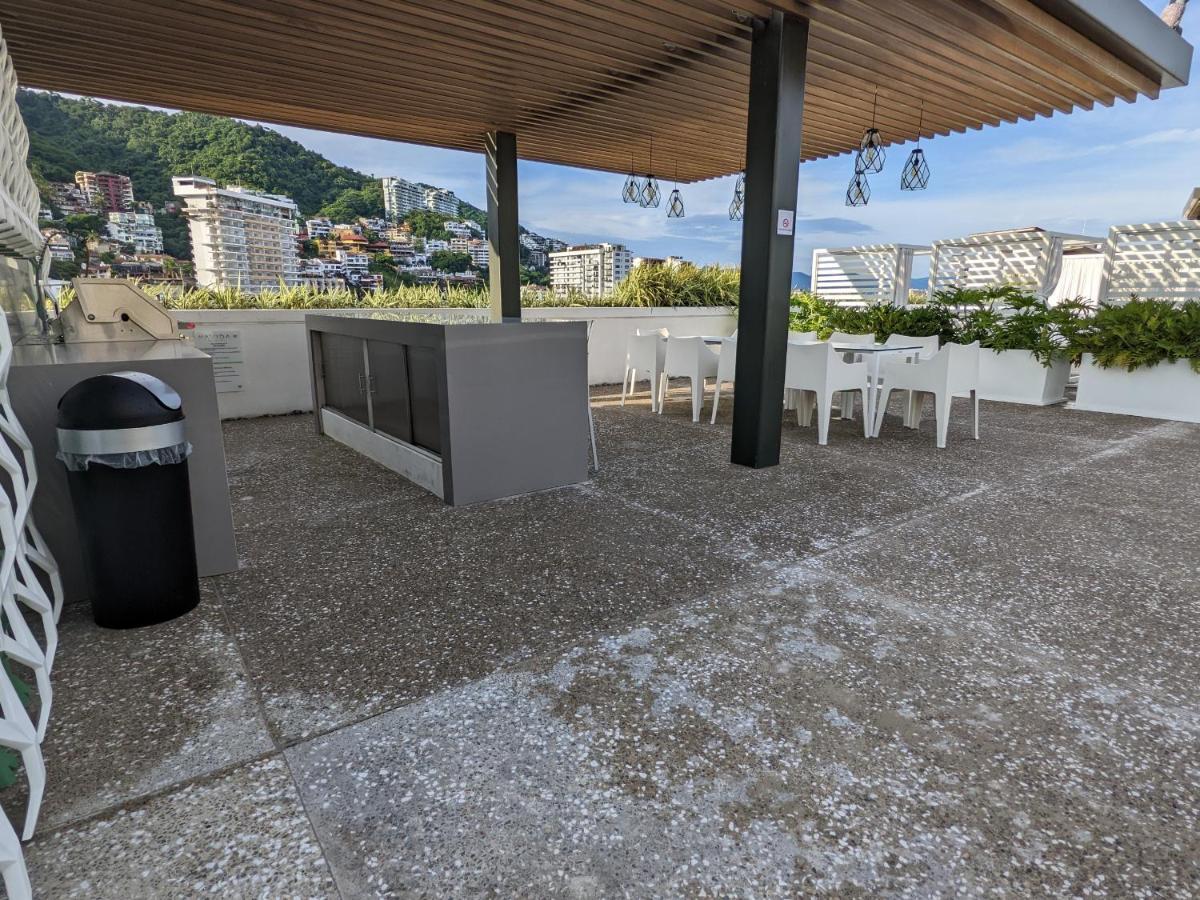 Romantic With Stunning Rooftop Pool And Jacuzzi In Pv By Alterhome