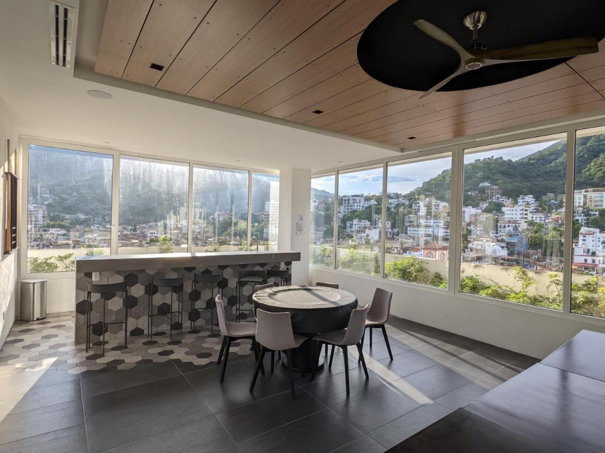 Apartment Romantic With Stunning Rooftop Pool And Jacuzzi In Pv By Alterhome Puerto Vallarta
