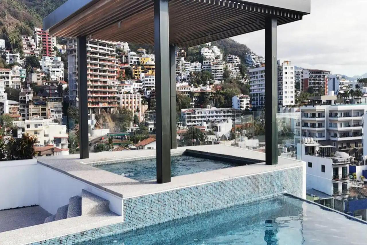 Apartment Romantic With Stunning Rooftop Pool And Jacuzzi In Pv By Alterhome