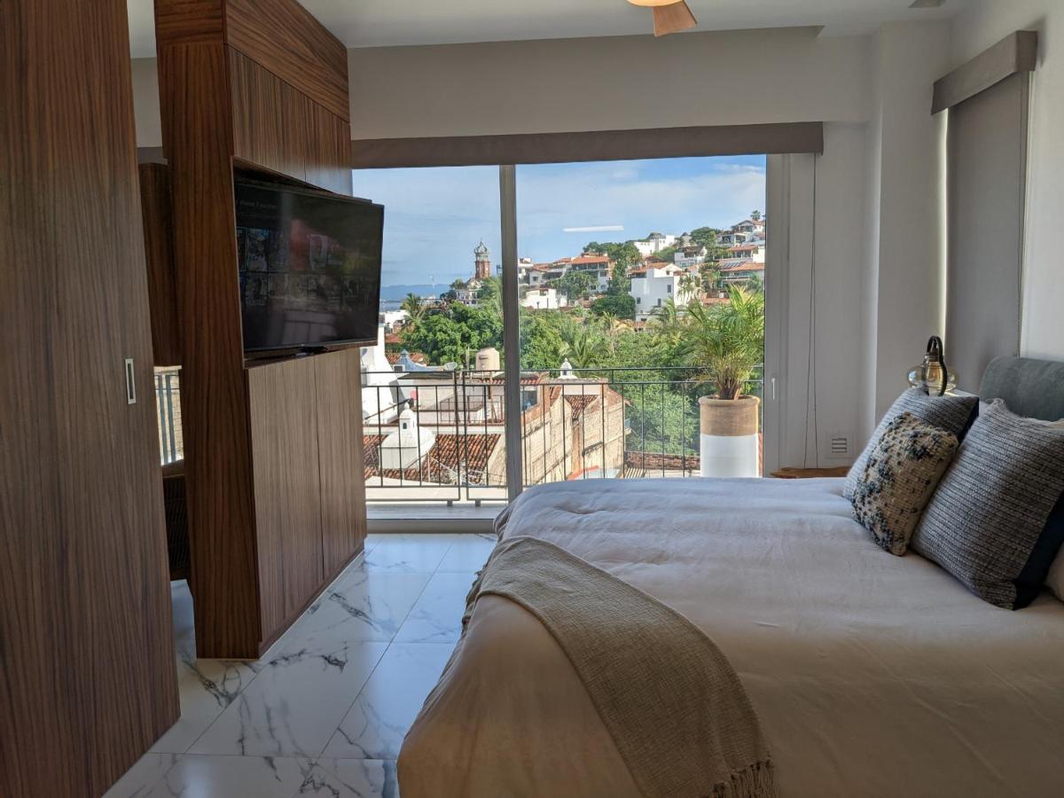 Romantic With Stunning Rooftop Pool And Jacuzzi In Pv By Alterhome Apartment Puerto Vallarta