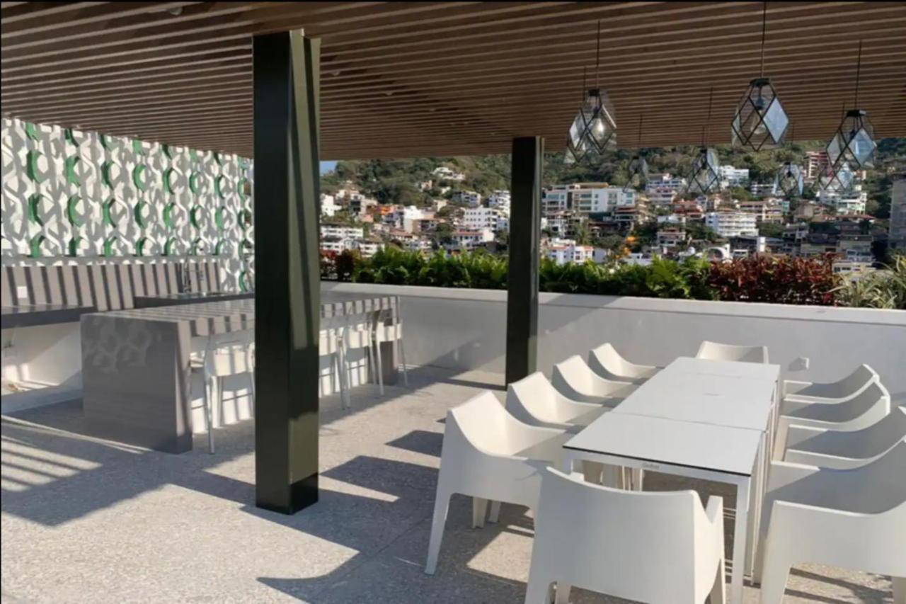 Romantic With Stunning Rooftop Pool And Jacuzzi In Pv By Alterhome Apartment *