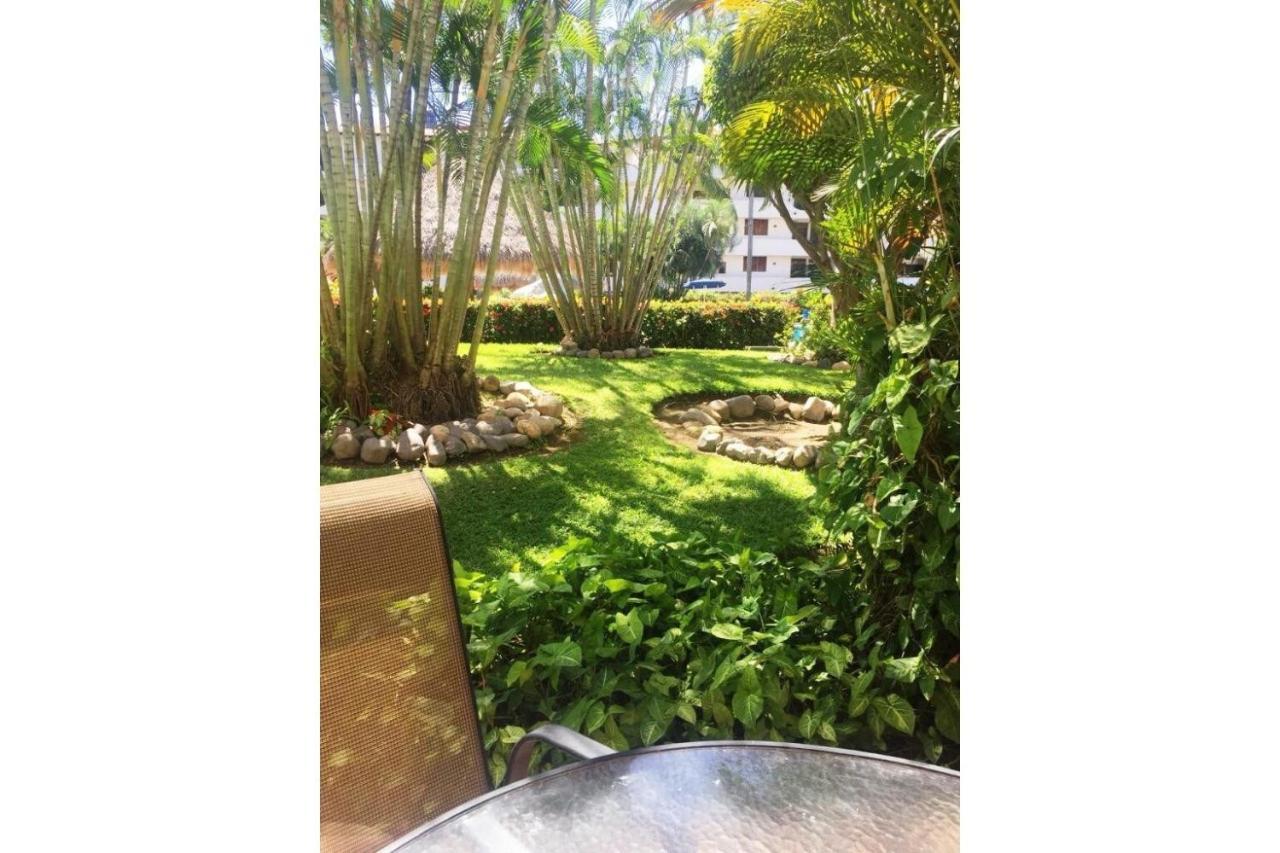 Beautiful Pool View, Base Floor, Marina Vallarta Apartment