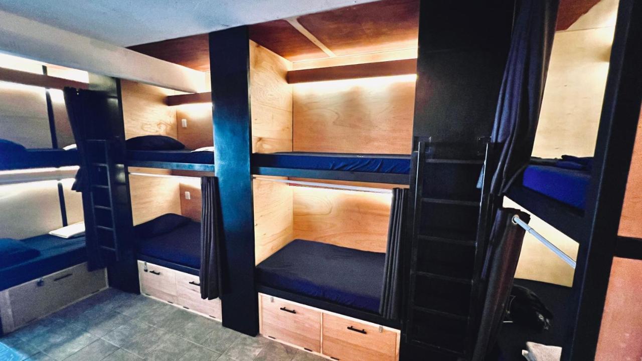 Hostel Jet's Gay Youth
