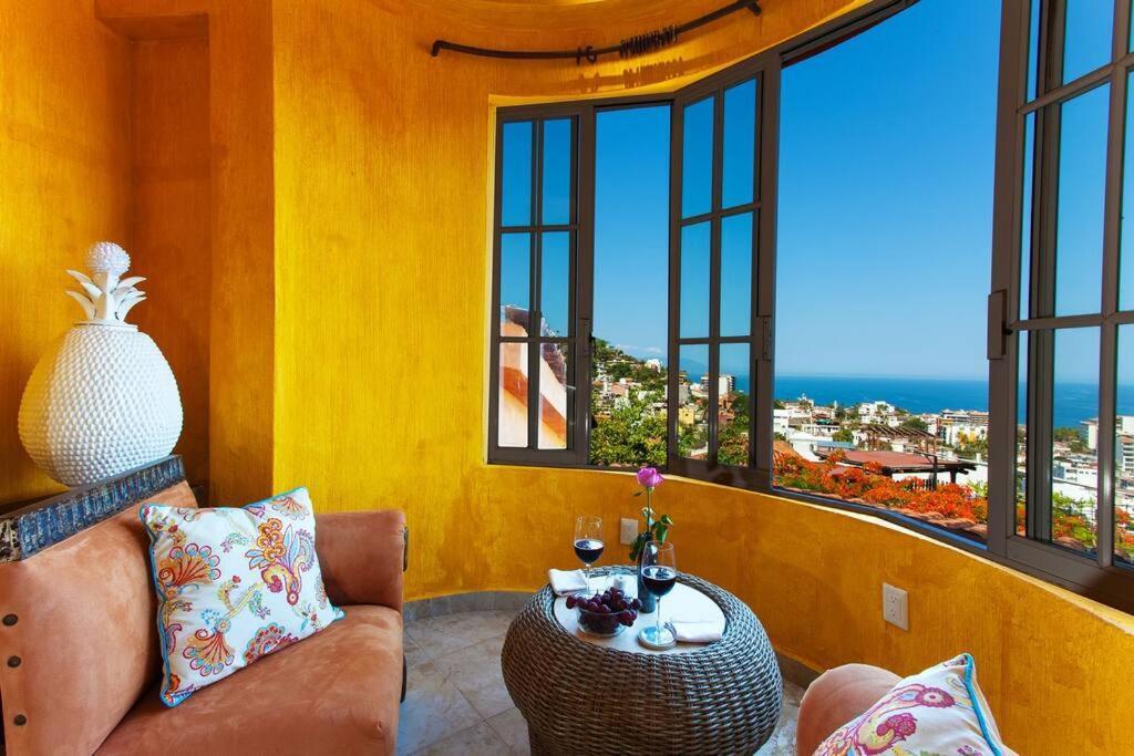 Orange Sunsets, Lush Landscape, Intown, Privacy Villa Puerto Vallarta