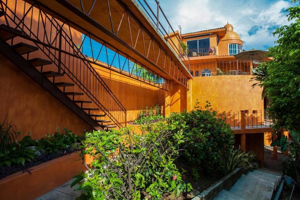Orange Sunsets, Lush Landscape, Intown, Privacy Villa Puerto Vallarta