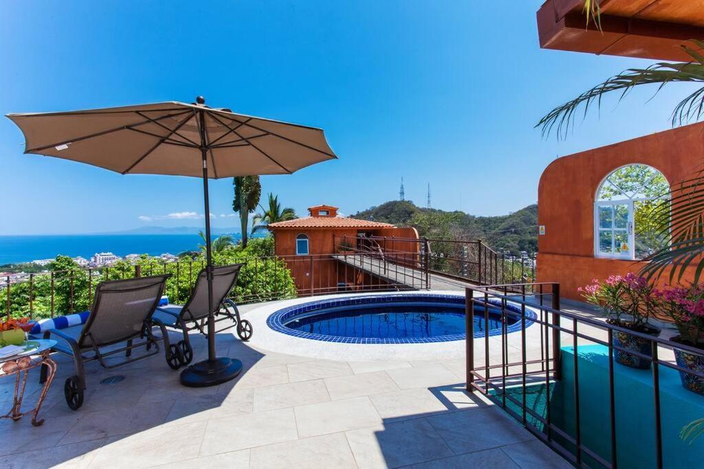 Orange Sunsets, Lush Landscape, Intown, Privacy *