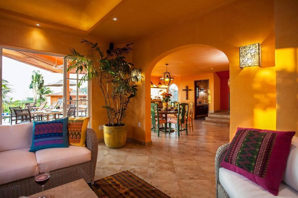 Orange Sunsets, Lush Landscape, Intown, Privacy