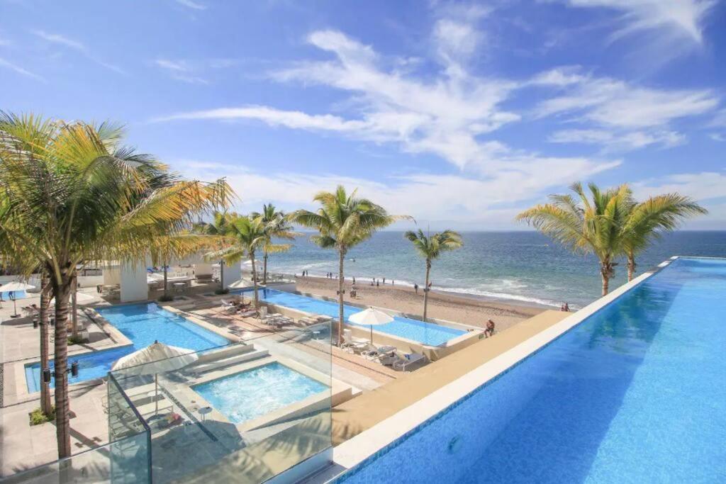 Harbor 12005 Huge Unit 2 Balconies Beachfront By Moikkarentals