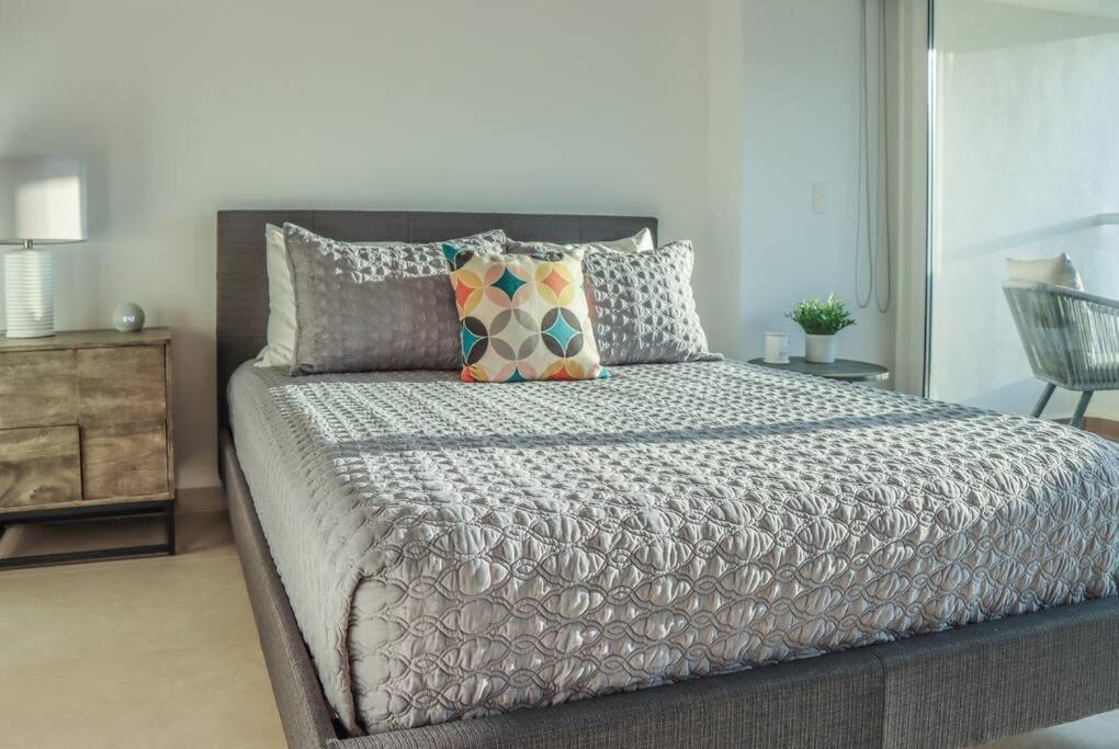 Harbor 12005 Huge Unit 2 Balconies Beachfront By Moikkarentals