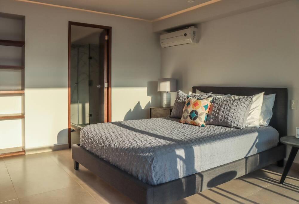 Harbor 12005 Huge Unit 2 Balconies Beachfront By Moikkarentals *