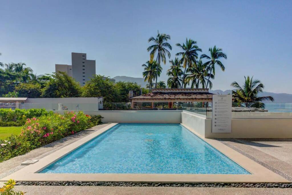 Apartment Harbor 12005 Huge Unit 2 Balconies Beachfront By Moikkarentals