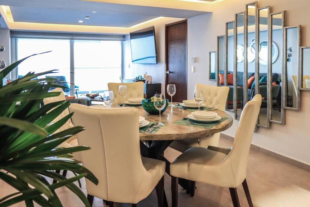 Harbor 12005 Huge Unit 2 Balconies Beachfront By Moikkarentals Puerto Vallarta