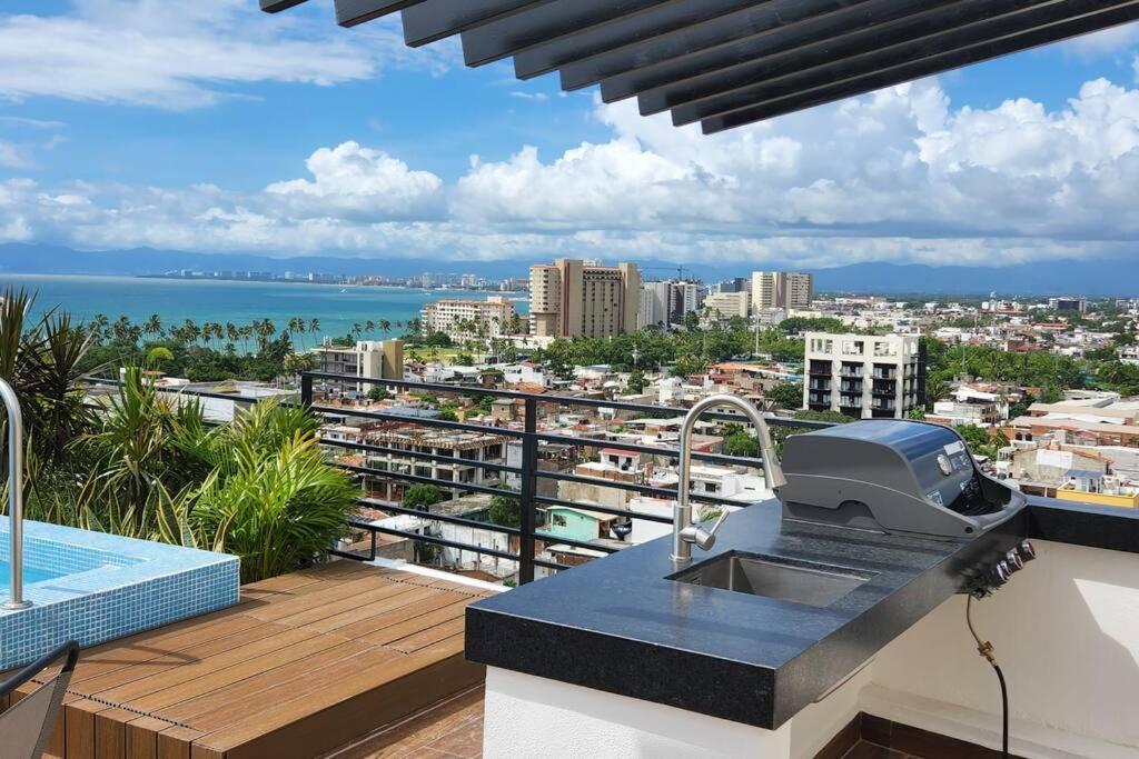 New Beautiful Rooftop & Romantic Ocean Views Apartment Puerto Vallarta