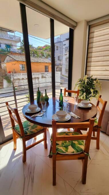 New Beautiful Rooftop & Romantic Ocean Views Apartment *