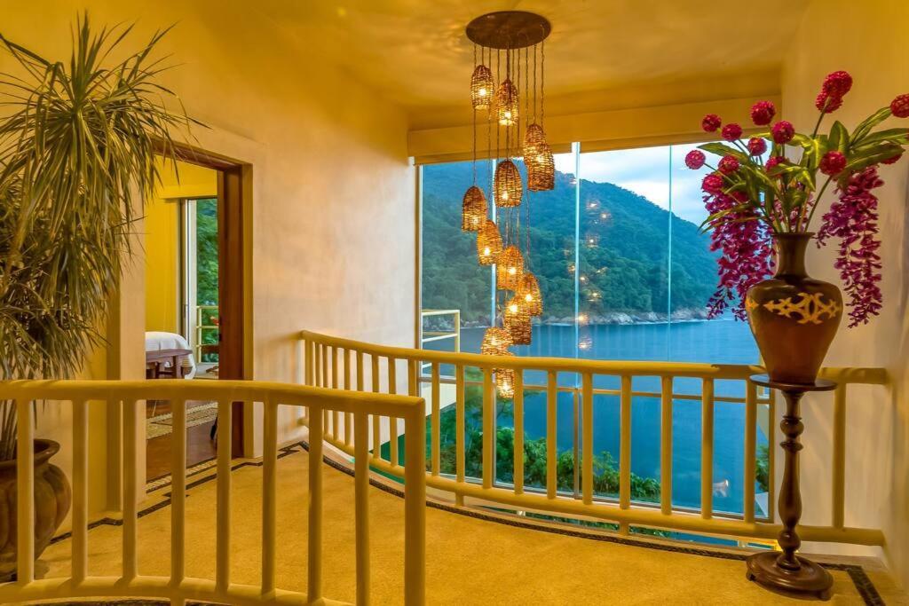 Villa Oceanfront Villa, A Unique Experience *