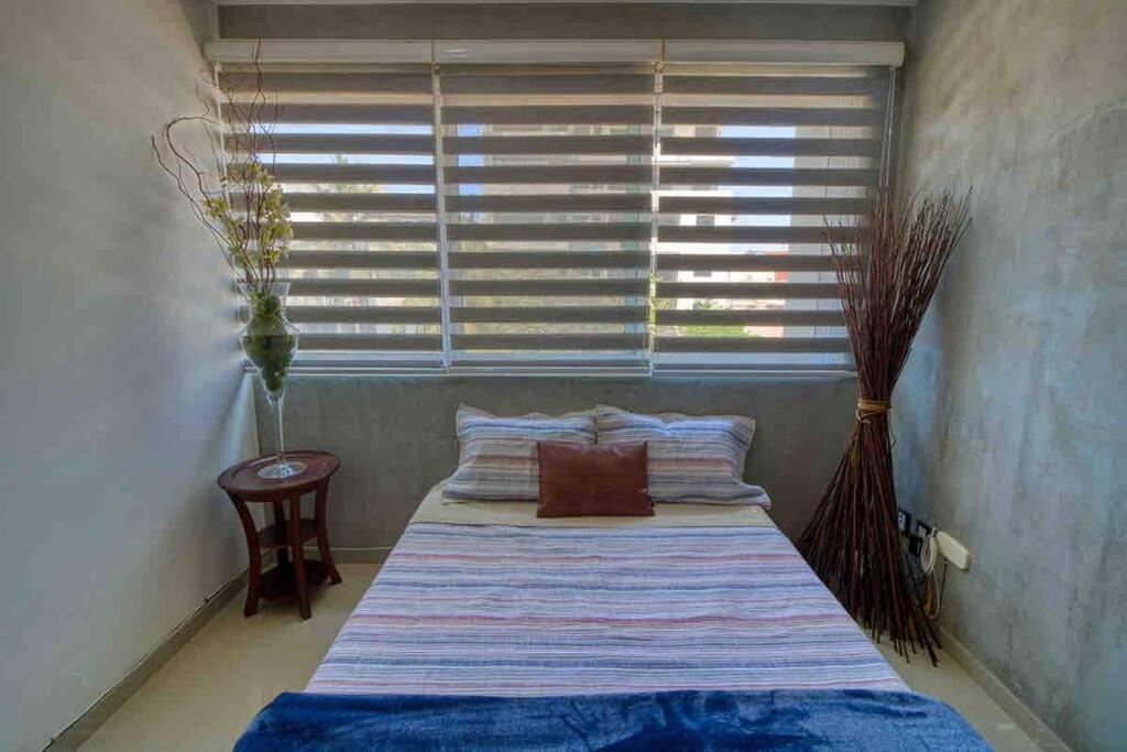 2 Bd Loft In Versalles, Walk To The Beach!