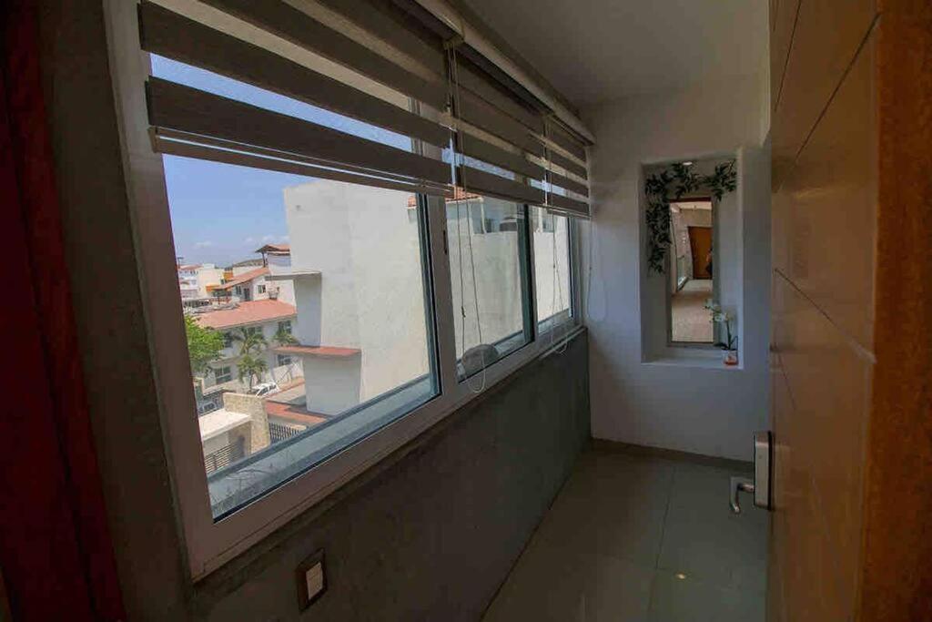 Apartment 2 Bd Loft In Versalles, Walk To The Beach!