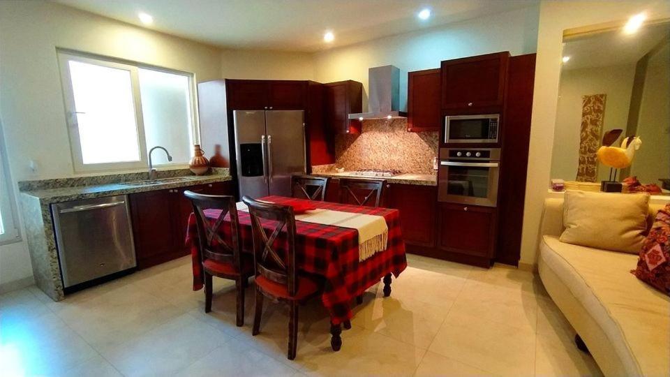 Prime Location Zona Romantica Rooftop Pool & Jacuzzi