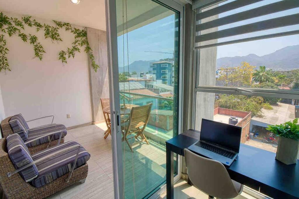 2 Bd Loft In Versalles, Walk To The Beach! Apartment