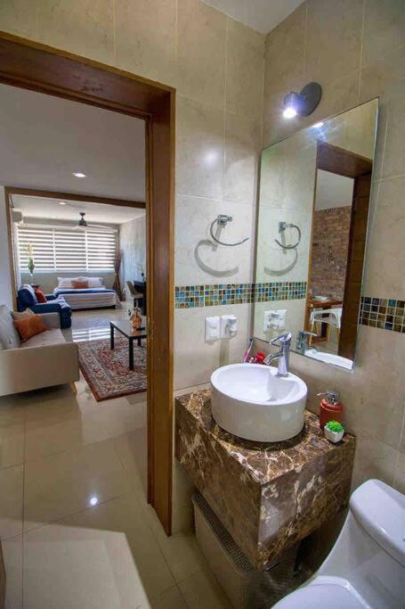 Apartment 2 Bd Loft In Versalles, Walk To The Beach!