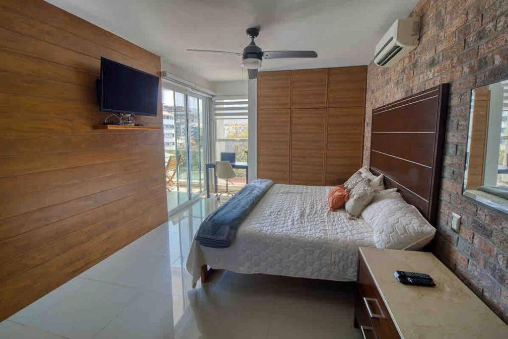 2 Bd Loft In Versalles, Walk To The Beach! Apartment Puerto Vallarta