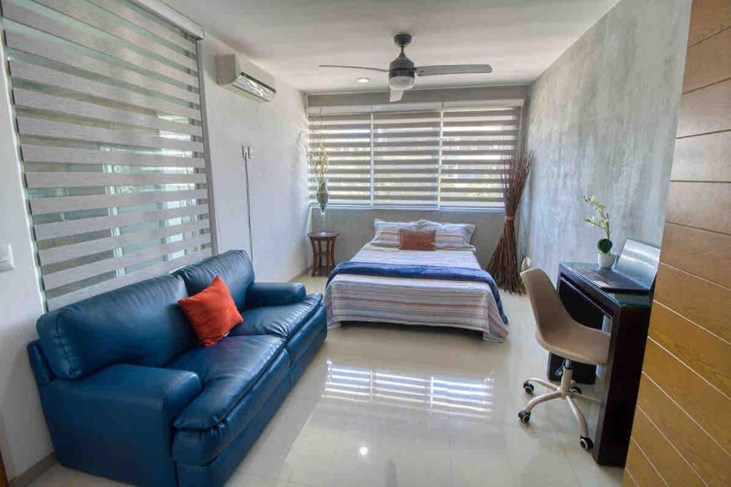 Apartment 2 Bd Loft In Versalles, Walk To The Beach! *