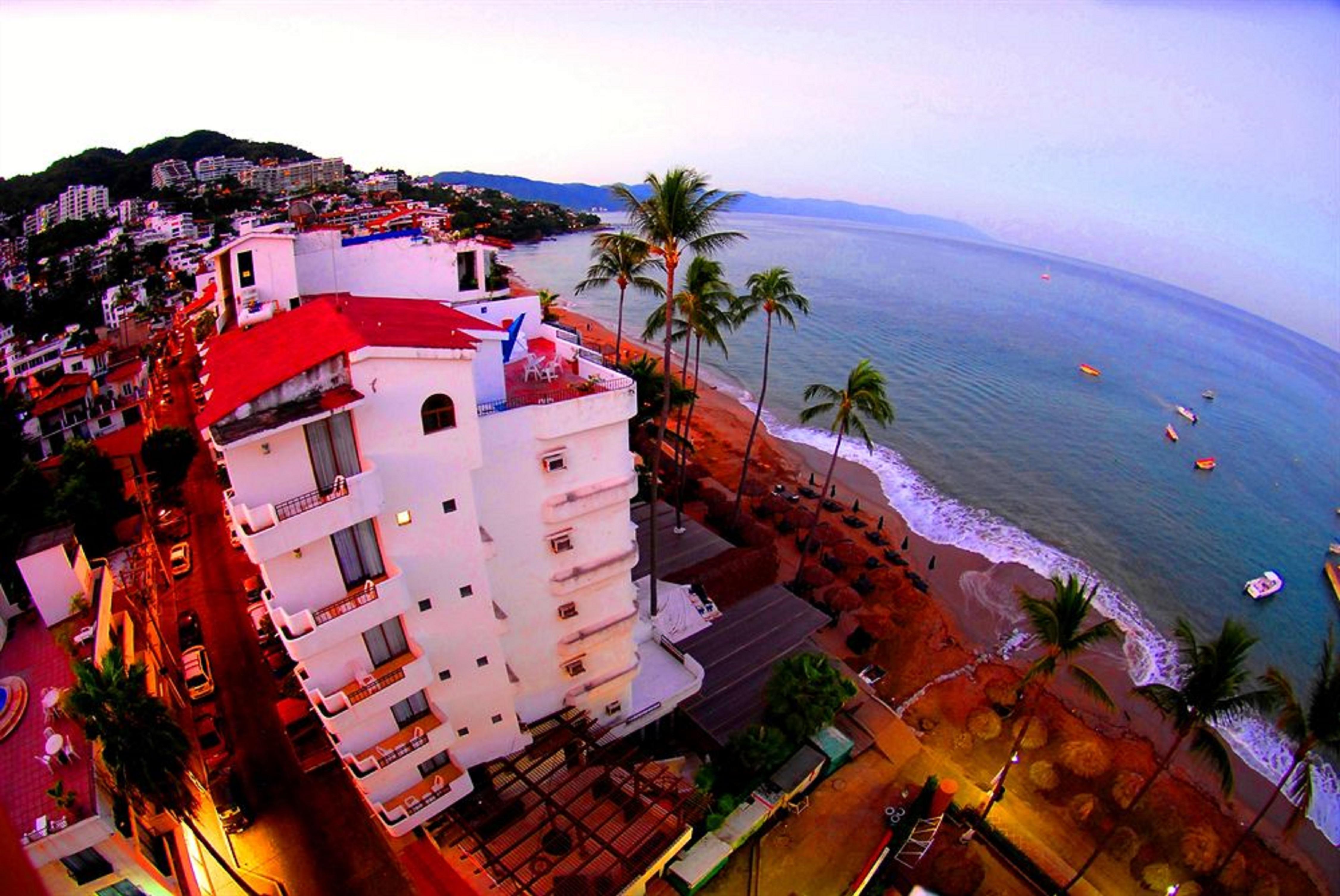 Hotel Emperador Vallarta Beachfront And Puerto Vallarta