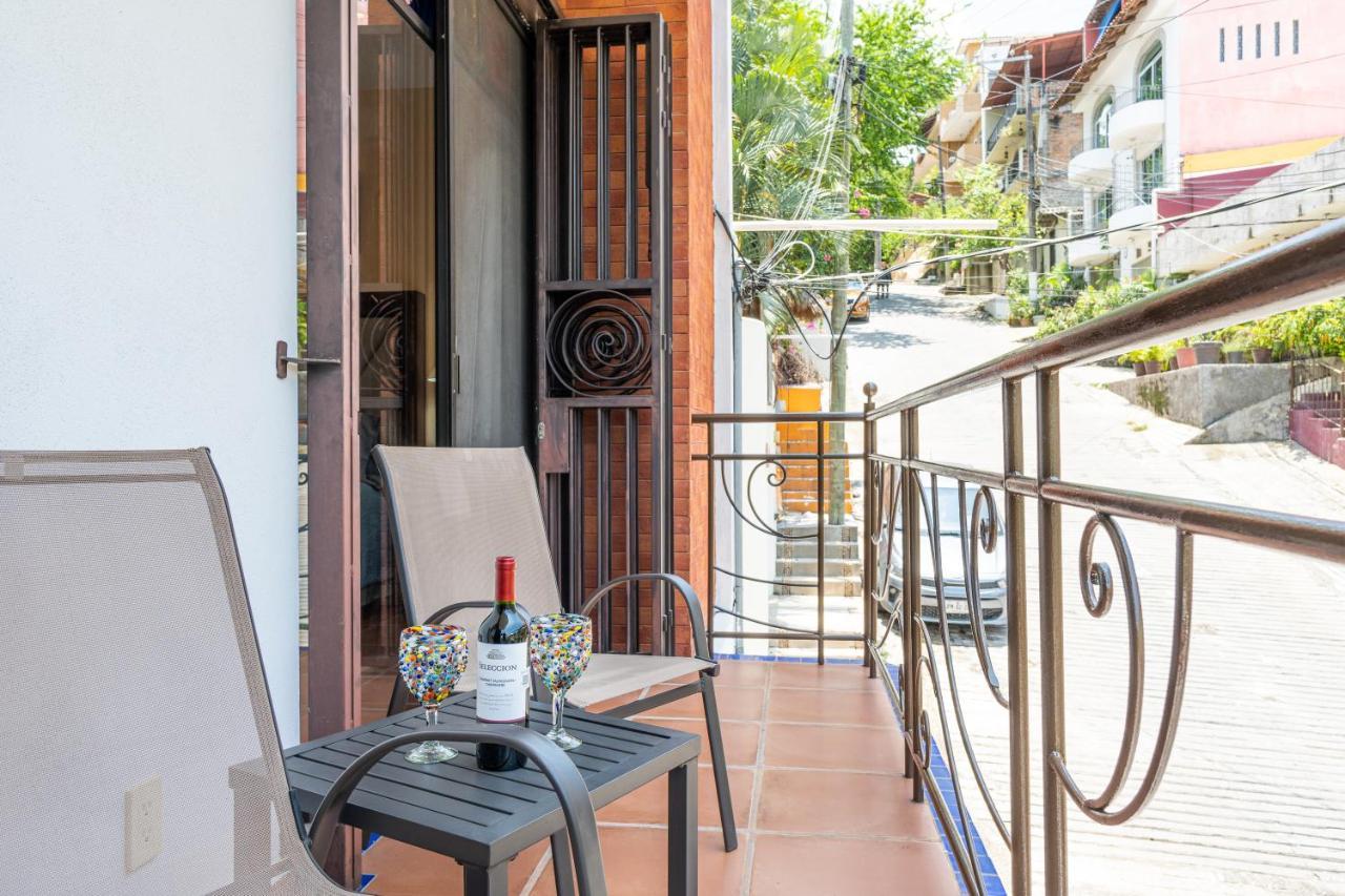 Romantic Zone Alta Vista 1 Bedroom, 2 Bed, 2 Bath, Caracol 2 Apartment