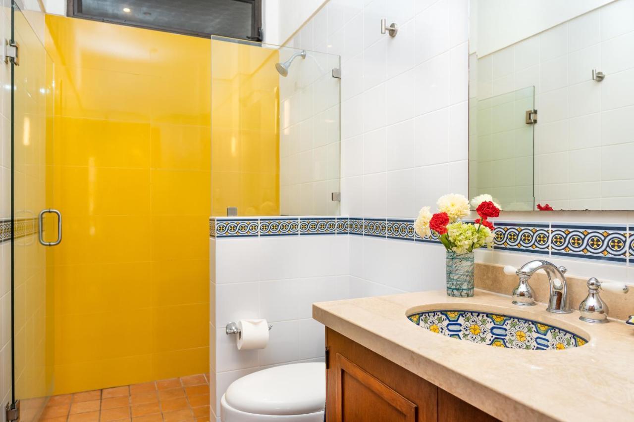 Romantic Zone Alta Vista 1 Bedroom, 2 Bed, 2 Bath, Caracol 2 Apartment