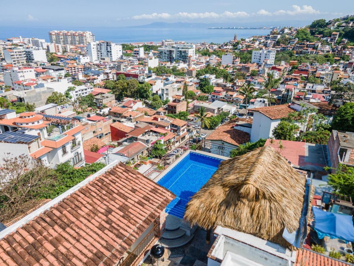 Romantic Zone Alta Vista 1 Bedroom, 2 Bed, 2 Bath, Caracol 2 Apartment