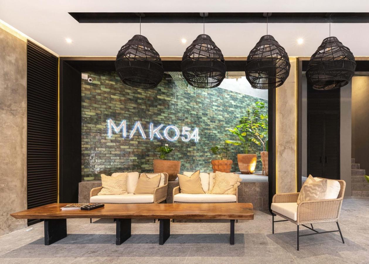 Mako 54