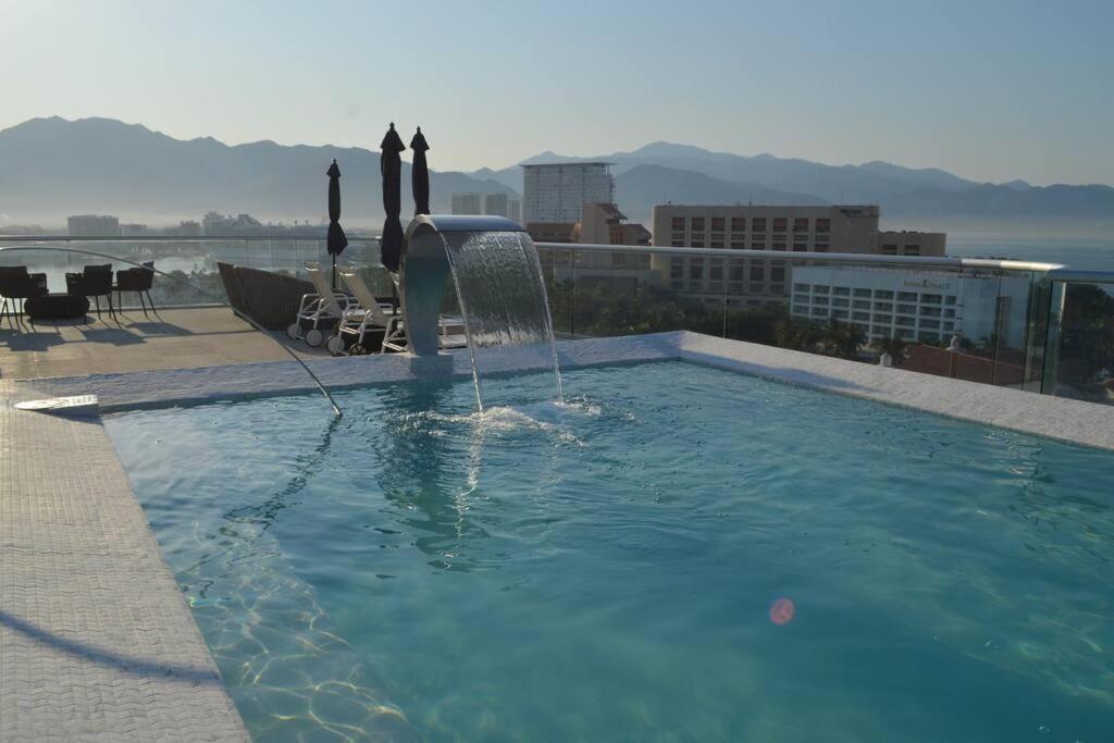 Luxury On The Marina