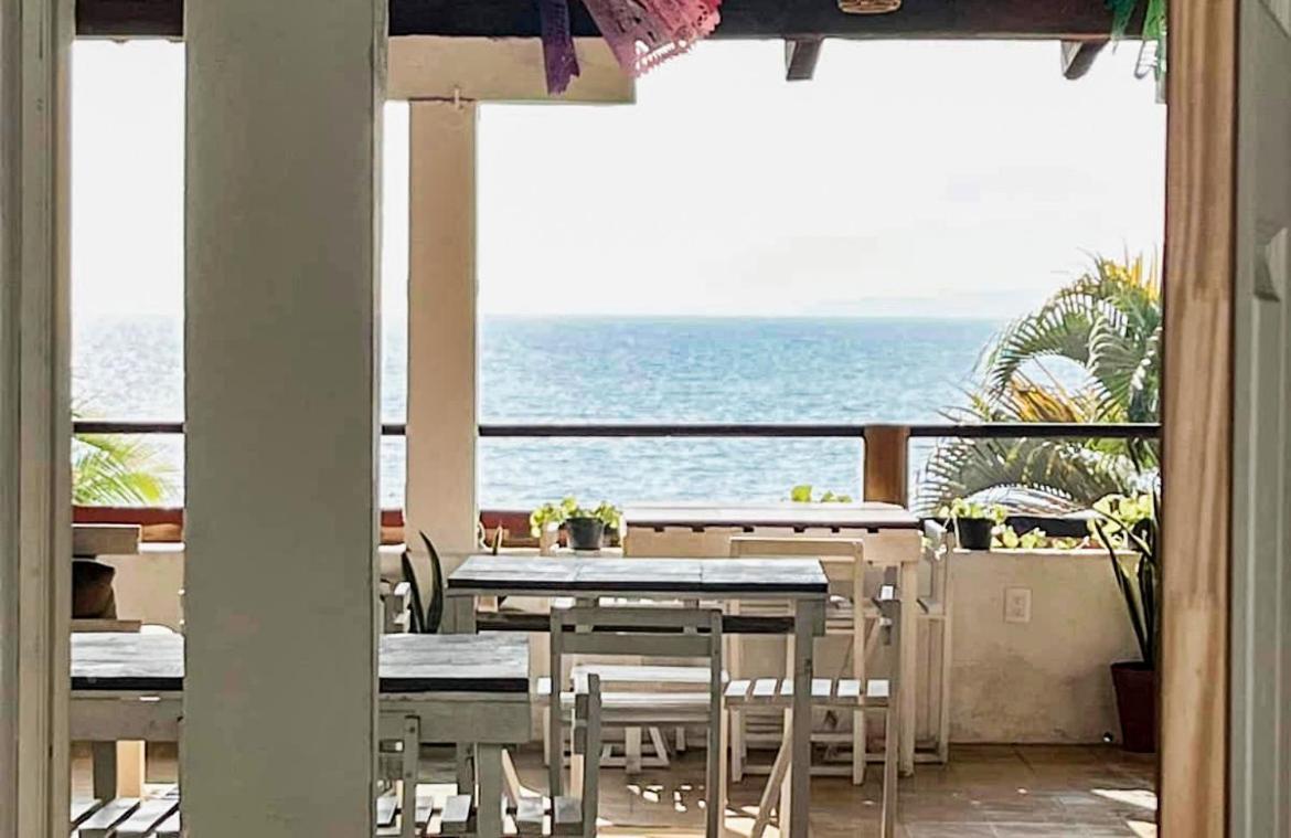 Casa Iyari Malecon Guest house