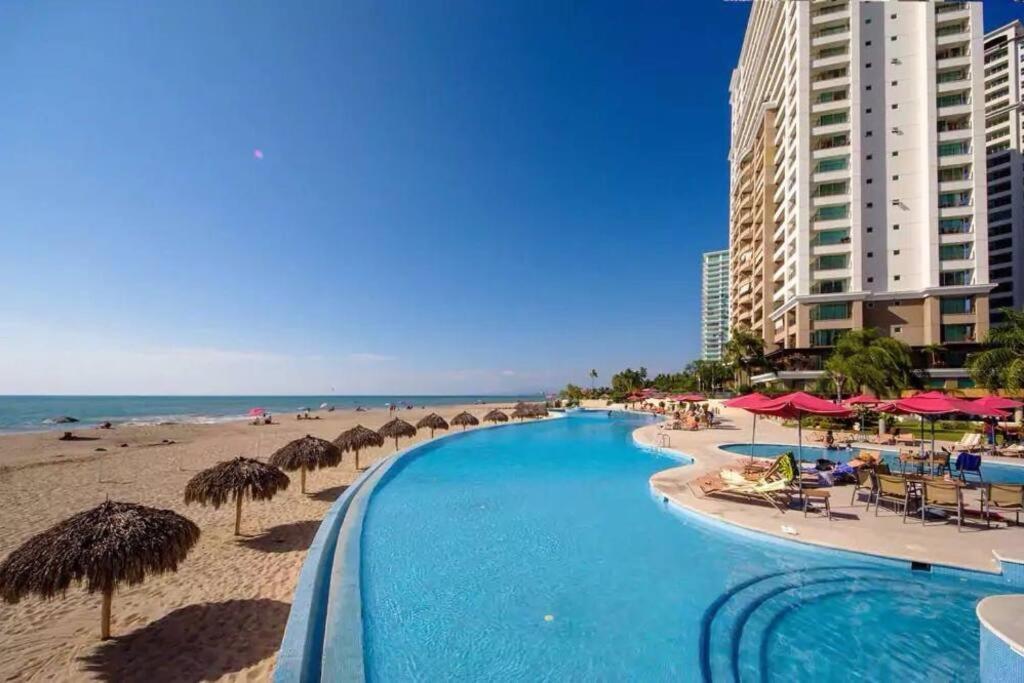 Grand Venetian-condo