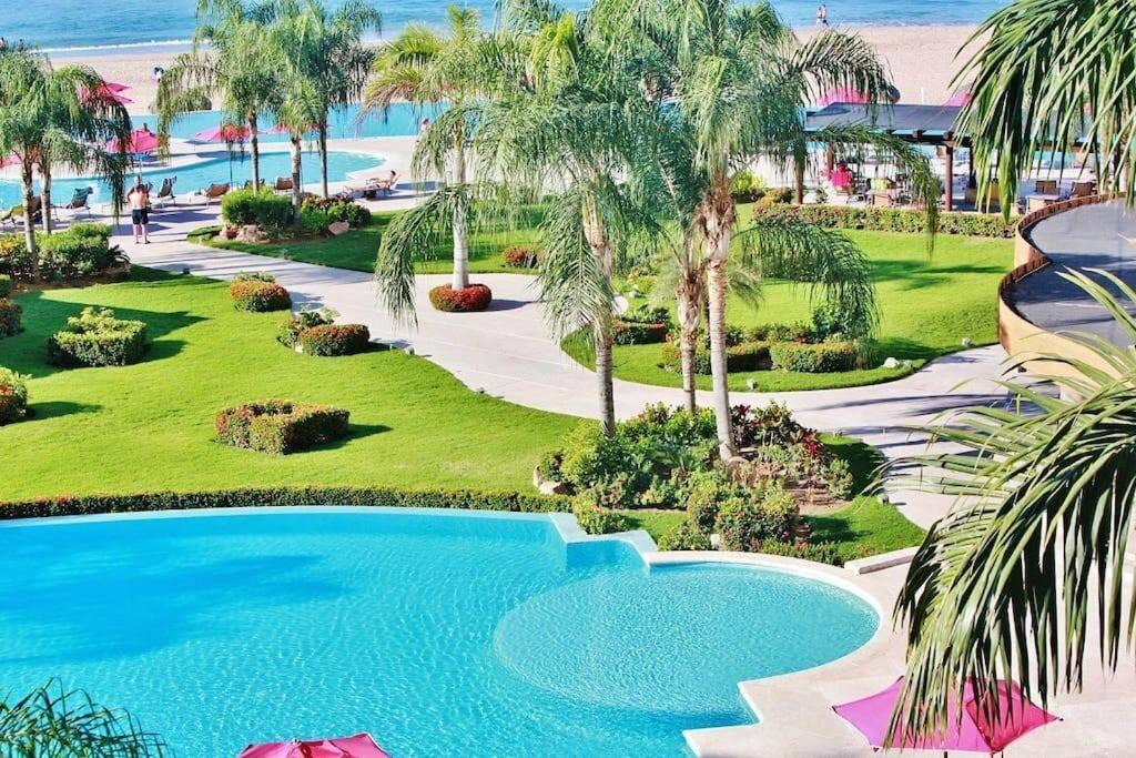Grand Venetian-condo
